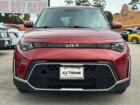 Used 2023 Kia Soul LX w/ Option Group 015 FWD image 4