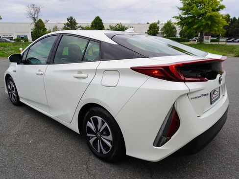 Used 2017 Toyota Prius Prime Plus FWD image 5