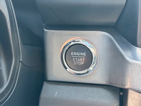 Used 2025 Ford F250 Platinum AWD/4WD image 40