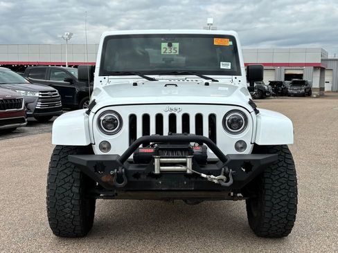Used 2014 Jeep Wrangler Unlimited Rubicon image 3