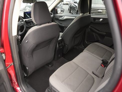 Certified 2020 Ford Escape SE image 11