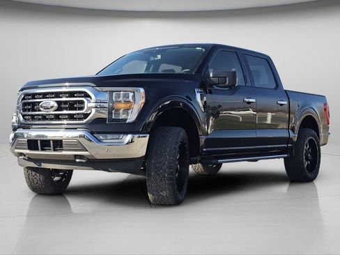 Certified 2021 Ford F150 XLT w/ Equipment Group 302A High image 20