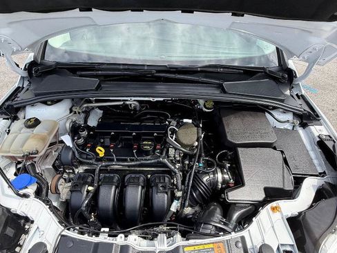 Used 2013 Ford Focus SE w/ SE Winter Pkg FWD image 33