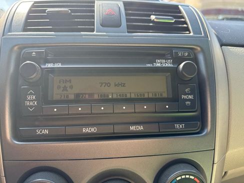Used 2012 Toyota Corolla LE FWD image 16