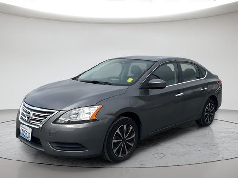 Used 2015 Nissan Sentra SV FWD image 1