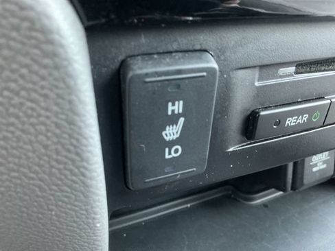 Used 2017 Honda Pilot Touring image 22