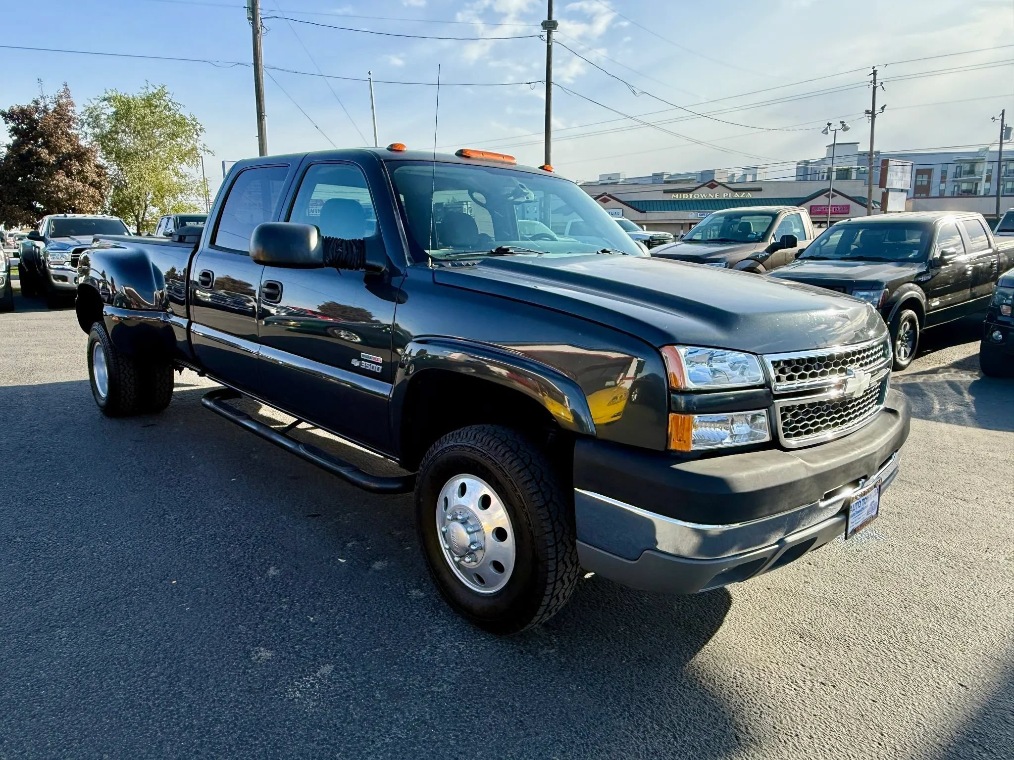Used 2005 Chevrolet Silverado 3500 LS w/ Heavy-Duty Power Package AWD/4WD image 7