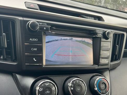 Used 2018 Toyota RAV4 LE w/ All Weather Liner Package AWD/4WD image 23