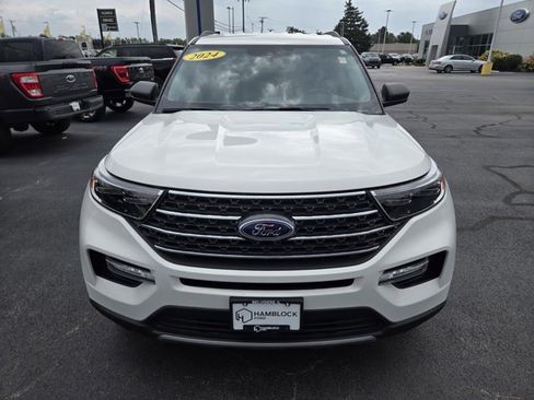 Used 2024 Ford Explorer XLT w/ Equipment Group 202A AWD/4WD image 3