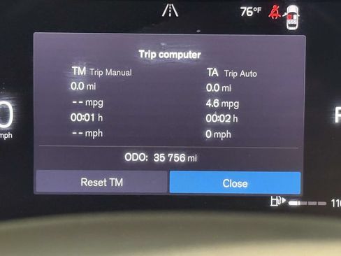 Used 2023 Volvo XC40 B5 Plus w/ Climate Package AWD/4WD image 5