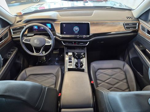 Used 2025 Volkswagen Atlas SE FWD image 27