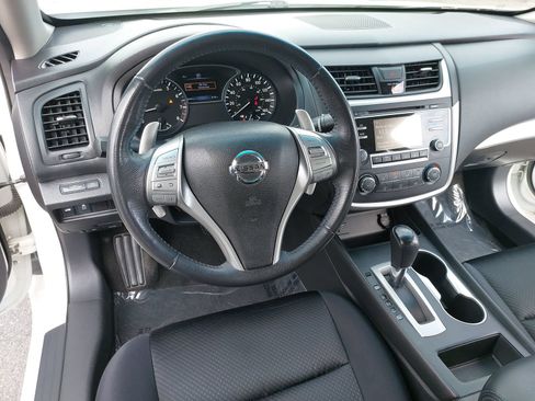 Used 2016 Nissan Altima 2.5 SR FWD image 15