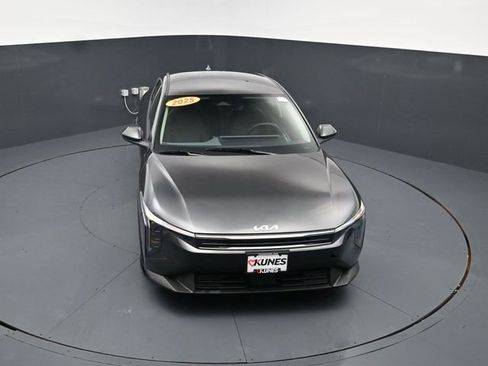 Used 2025 Kia K4 LXS image 38