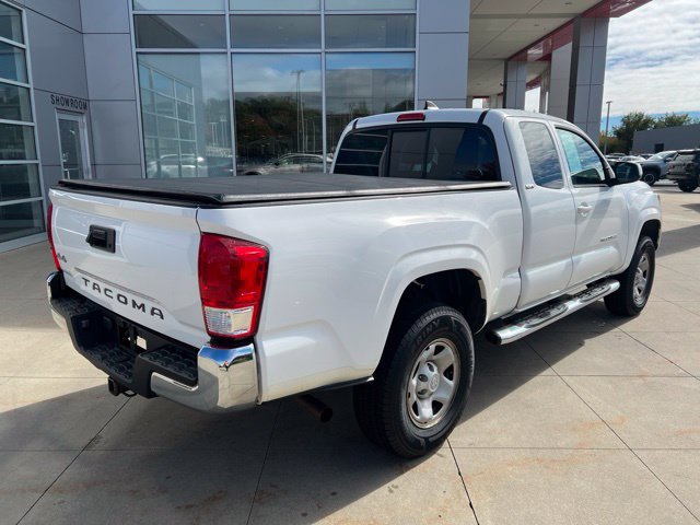 Used 2016 Toyota Tacoma SR5 AWD/4WD image 7