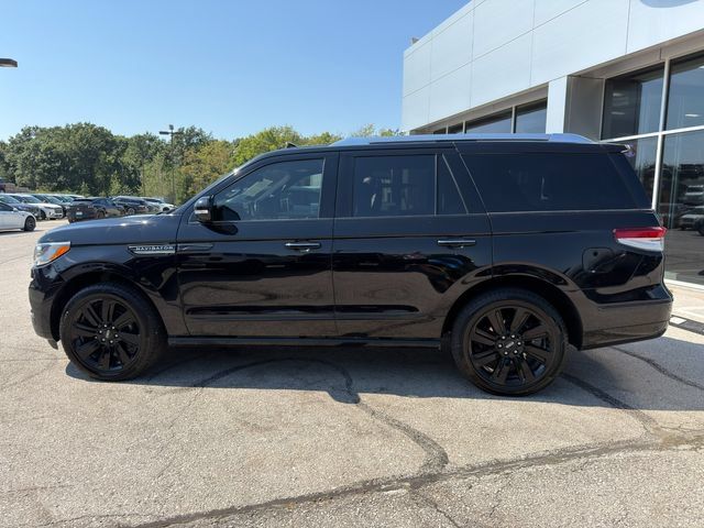 Used 2022 Lincoln Navigator Reserve AWD/4WD image 4