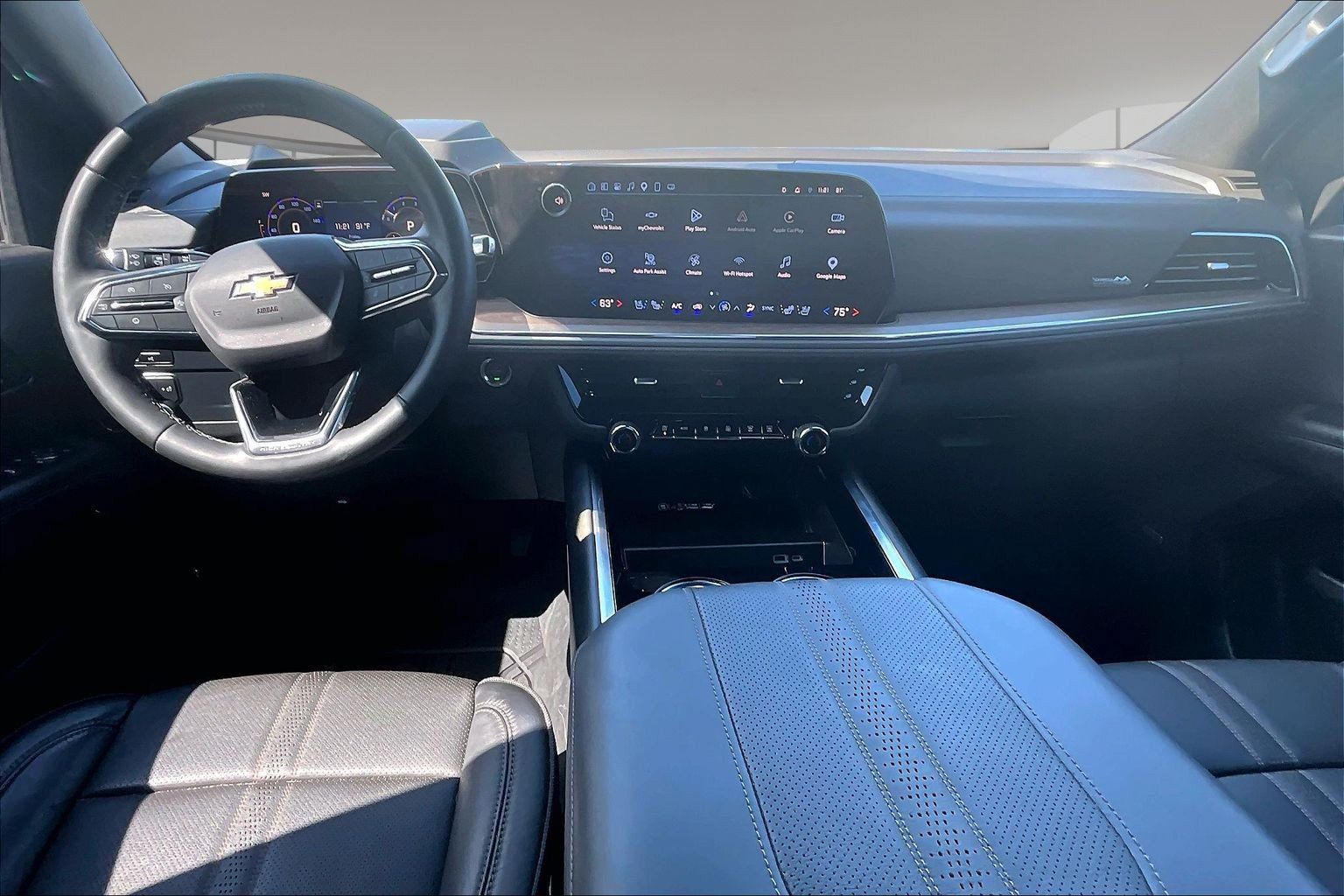 Used 2025 Chevrolet Tahoe High Country RWD image 8