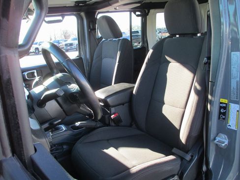 Used 2022 Jeep Wrangler Unlimited Sport image 16