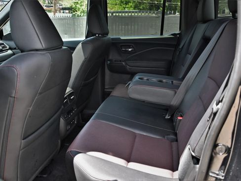 Used 2025 Honda Ridgeline Black Edition image 18