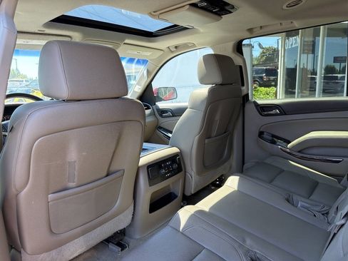 Used 2015 GMC Yukon XL SLT w/ Open Road Package AWD/4WD image 32