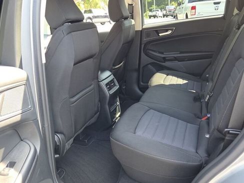 Used 2024 Ford Edge SE AWD/4WD image 9