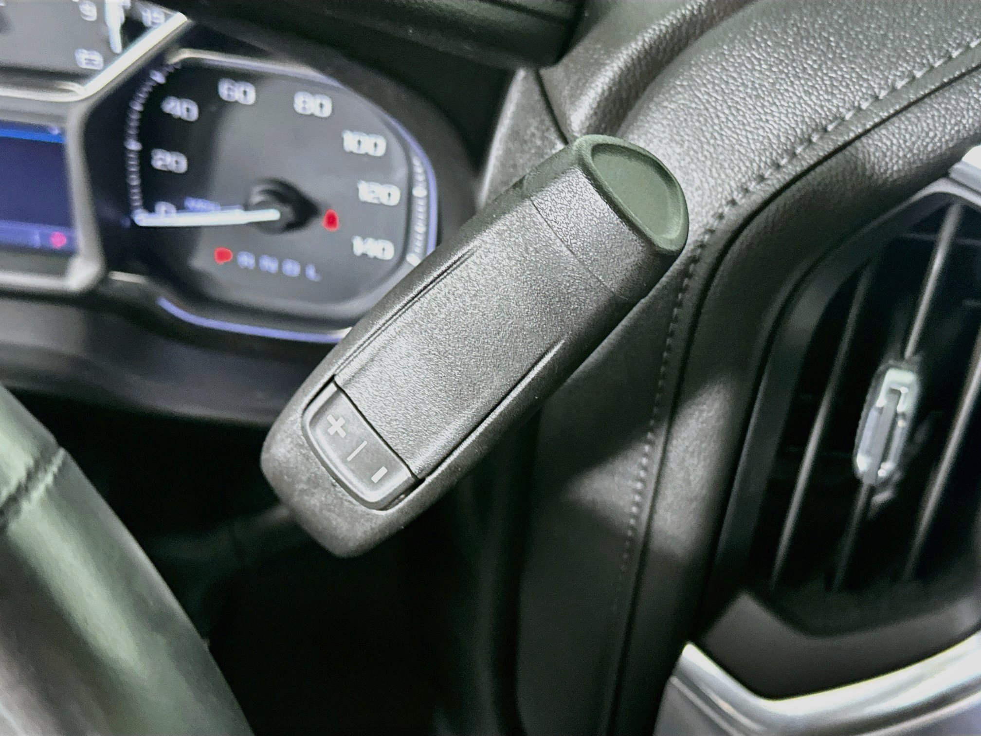 Used 2020 GMC Sierra 1500 SLT RWD image 25