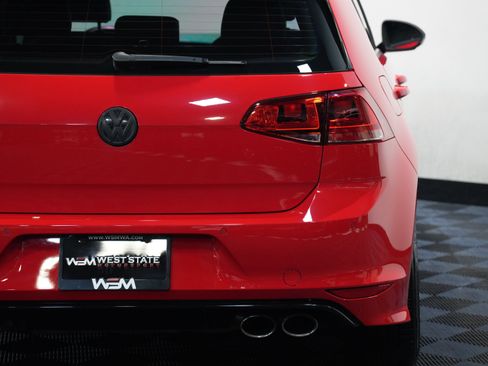 Used 2017 Volkswagen Golf 4-Door AWD/4WD image 16