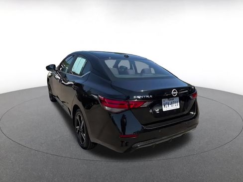 Used 2025 Nissan Sentra SV FWD image 11