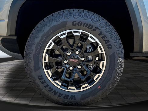 New 2026 GMC Canyon AT4 AWD/4WD image 13