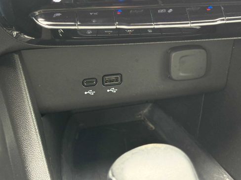 Used 2025 Buick Encore GX Avenir w/ Avenir Convenience Package AWD/4WD image 31
