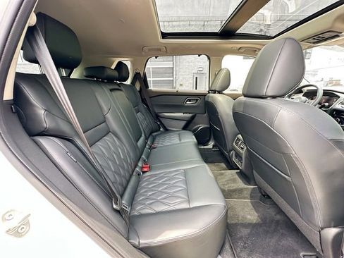 Certified 2023 Nissan Rogue Platinum w/ Platinum Premium Package image 29