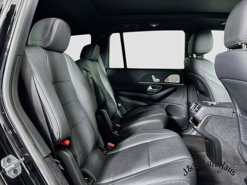 Used 2025 Mercedes-Benz GLS 450 4MATIC image 36