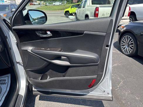 Used 2018 Kia Sorento AWD image 26