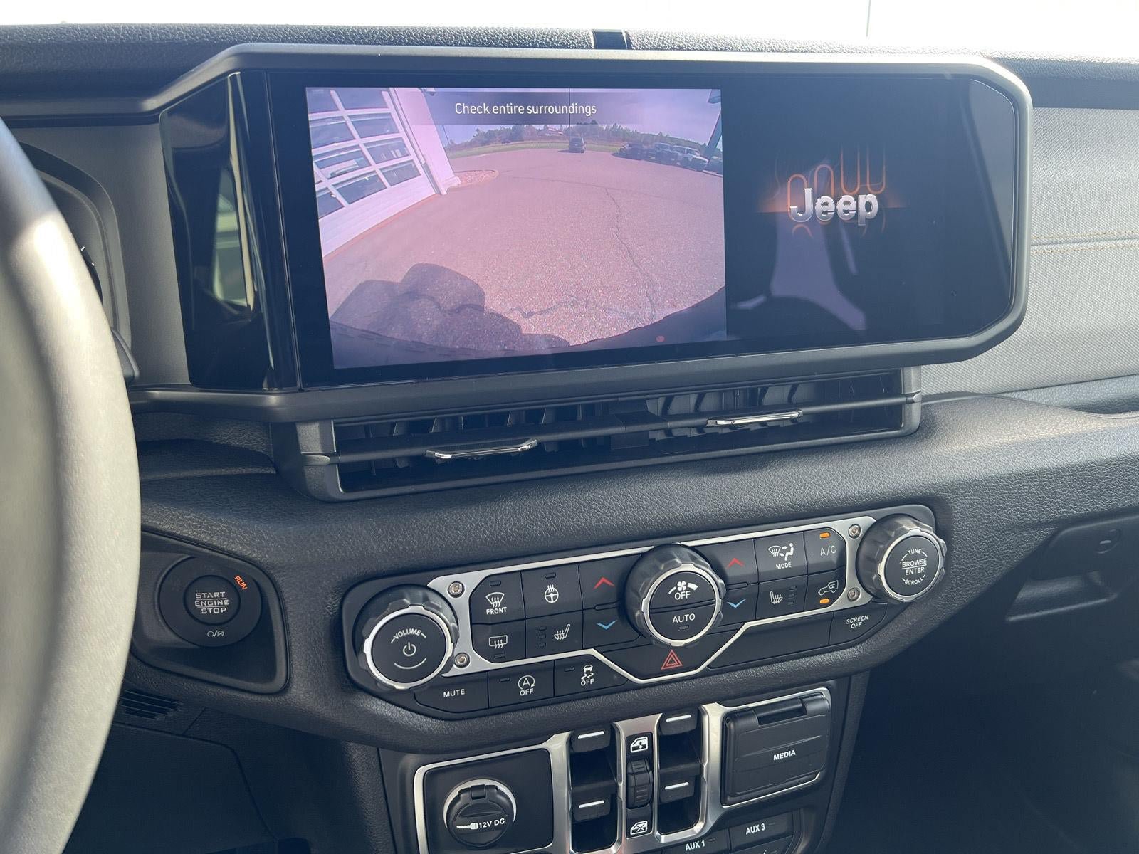 Used 2025 Jeep Wrangler Unlimited Sport AWD/4WD image 21