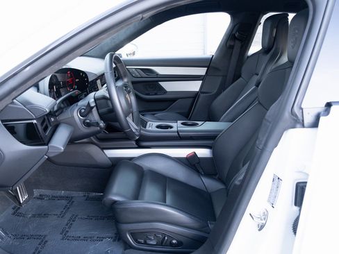 Used 2024 Porsche Taycan GTS image 11