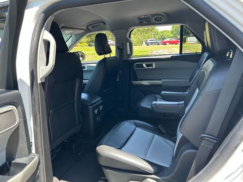 Used 2023 Ford Explorer XLT w/ Equipment Group 202A RWD image 39