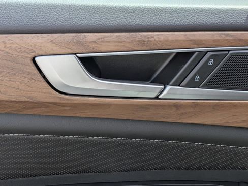 New 2026 Volkswagen Atlas SE FWD image 12