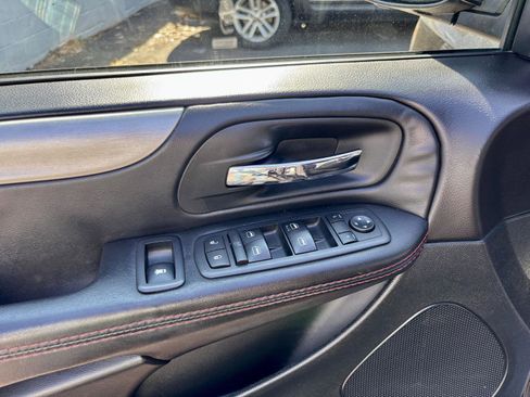 Used 2017 Dodge Grand Caravan GT FWD image 24