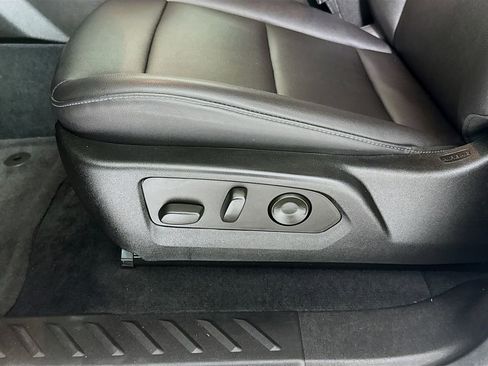 Used 2023 Chevrolet Colorado LT image 17