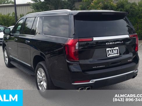 Used 2025 GMC Yukon XL Denali RWD image 10