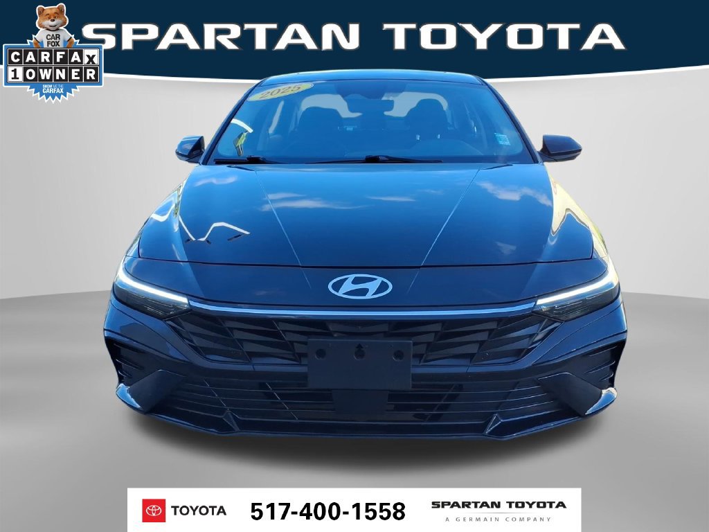 Used 2025 Hyundai Elantra SEL FWD image 3
