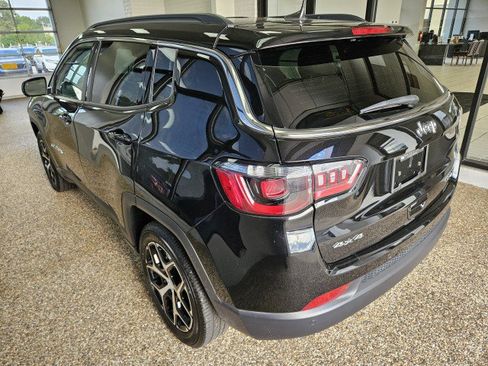 Used 2024 Jeep Compass Limited AWD/4WD image 4