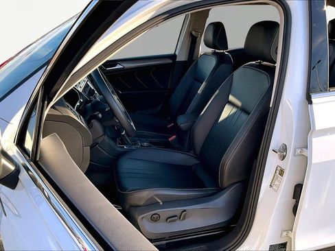 Used 2022 Volkswagen Tiguan SE image 15