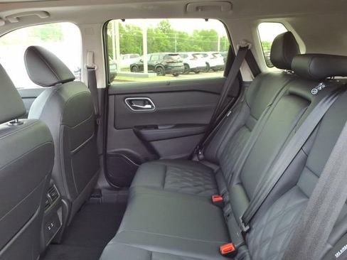New 2026 Nissan Rogue Platinum AWD/4WD image 8