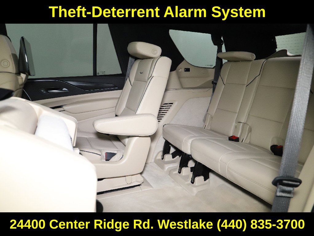 Used 2023 Cadillac Escalade Premium Luxury AWD/4WD image 16