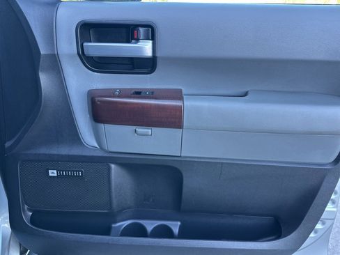 Used 2016 Toyota Sequoia Platinum image 20