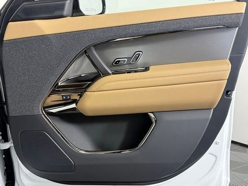 New 2026 Land Rover Range Rover Sport SE image 21