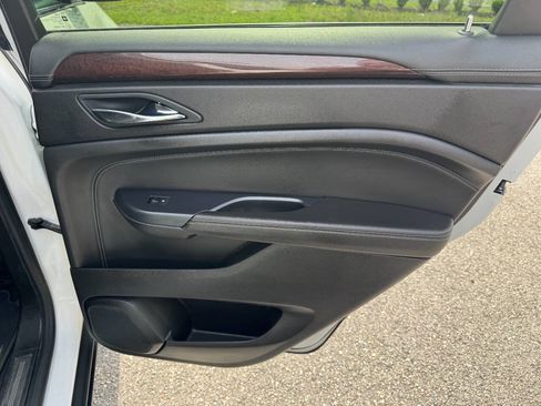 Used 2013 Cadillac SRX Luxury FWD image 42