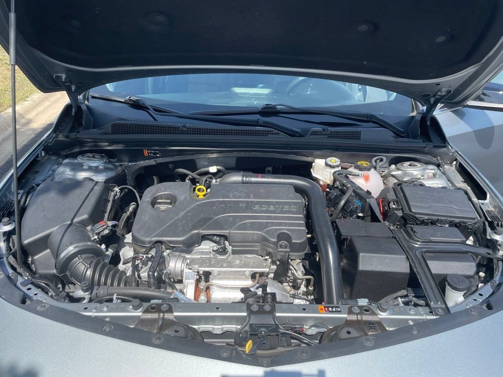 Used 2025 Chevrolet Malibu LT FWD image 17