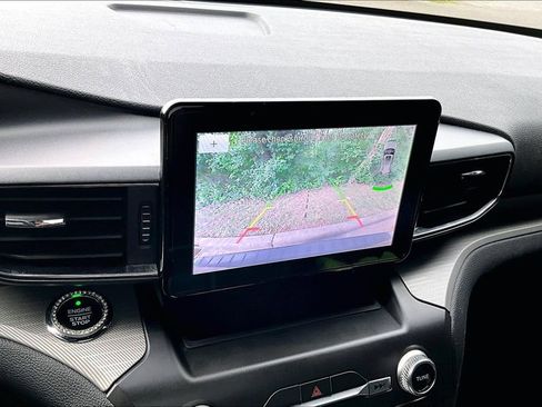 Used 2020 Ford Explorer XLT w/ Equipment Group 202A image 10