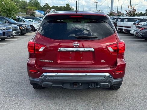 Used 2018 Nissan Pathfinder SL w/ SL Premium Package FWD image 12